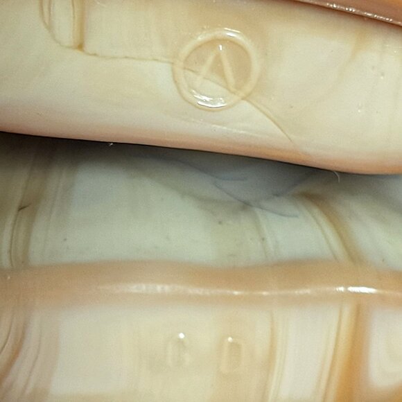 Vogelsong Slag Glass Oscar The Lion Figurine Paperweight - Picture 8 of 11